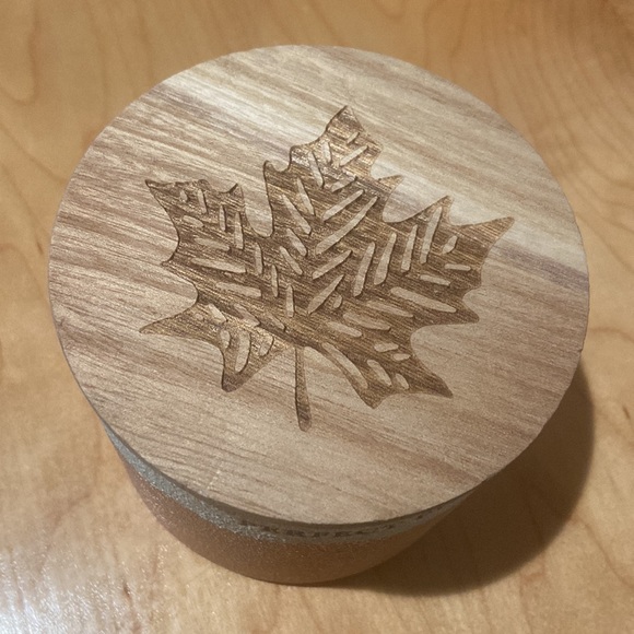 14.5 oz Ceramic Perfect Pumpkin Scented Jar Candle - Fall Collection - Picture 3 of 5